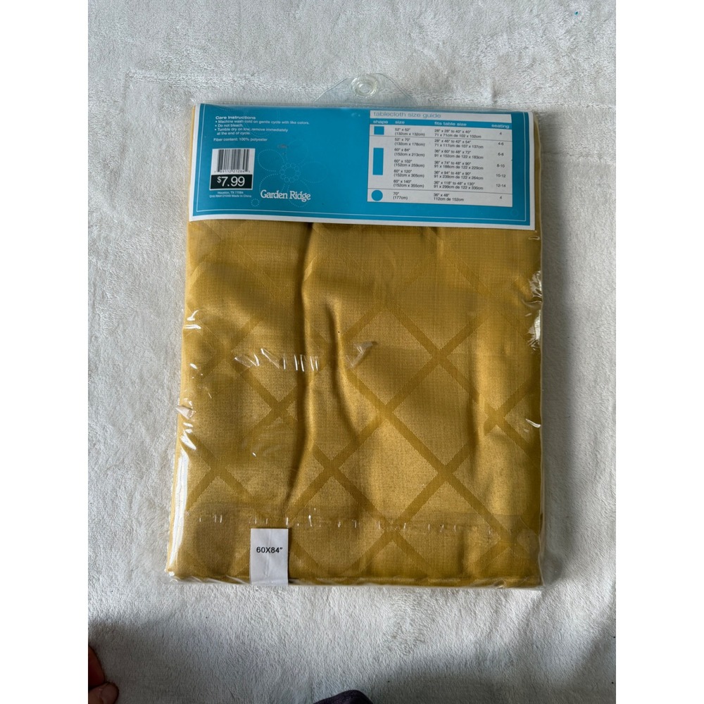 Garden Ridge Gold Diamond Trellis Tablecloth 60x84 Rectangle Polyester - Picture 3 of 4